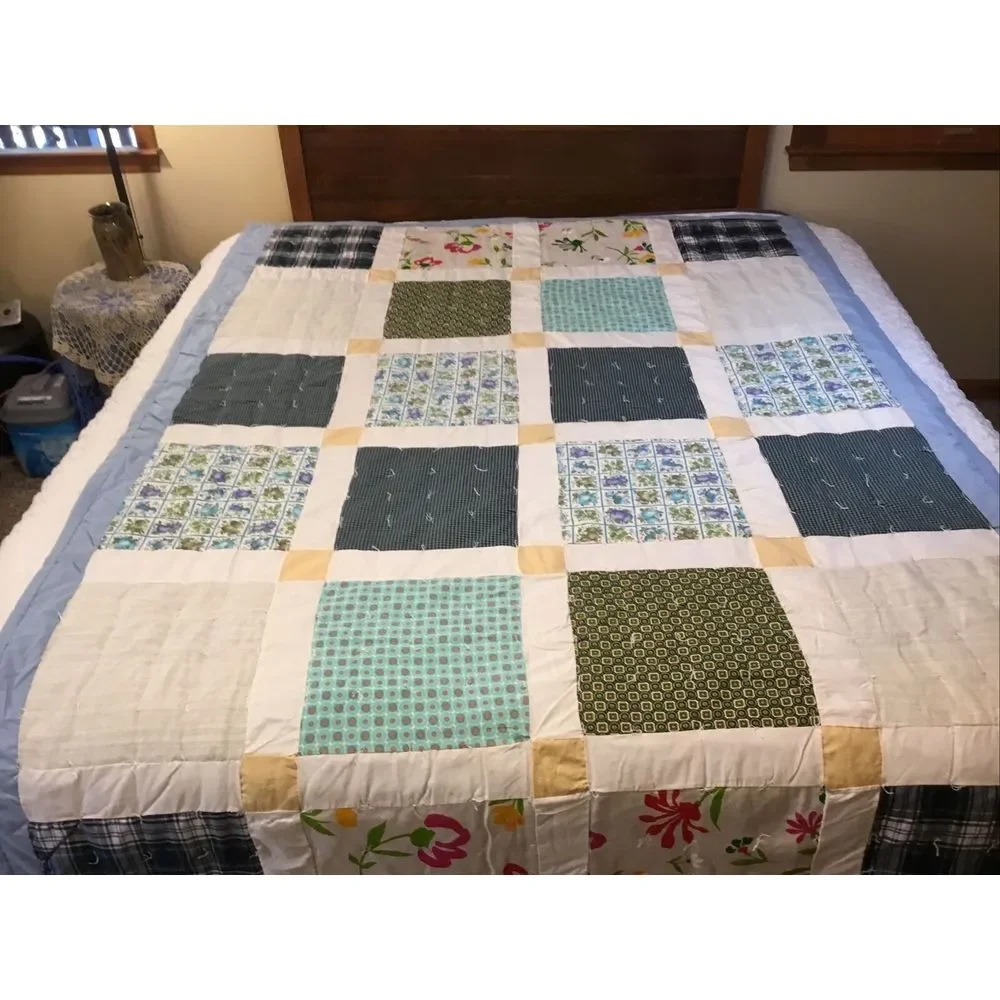 Handmade Patchwork Feed-sack Quilt 92x66 White blue multi colors sewed &‎ tacked